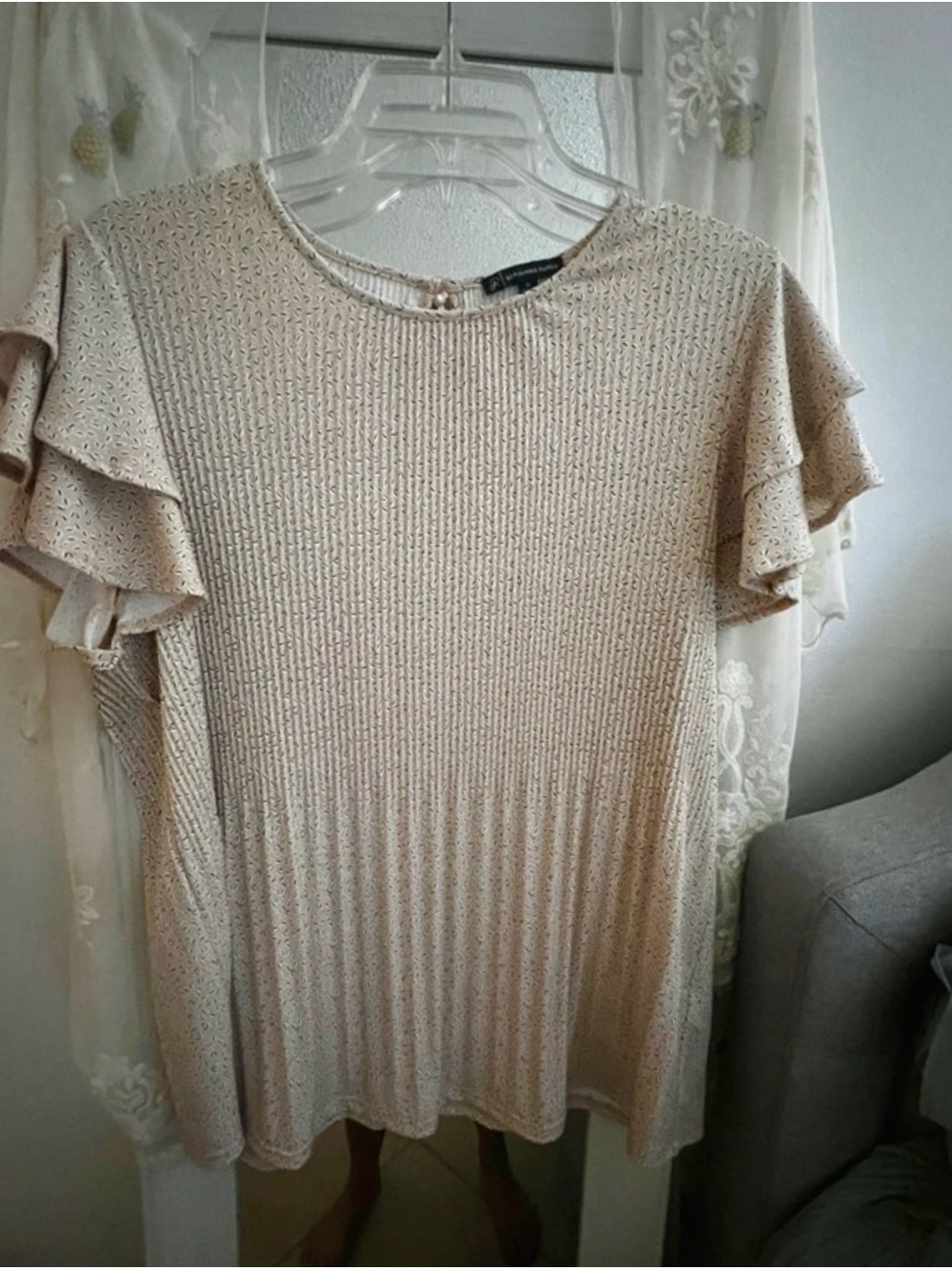 Adrianna Papell Cream Textured Ruffle Sleeve Knit Top